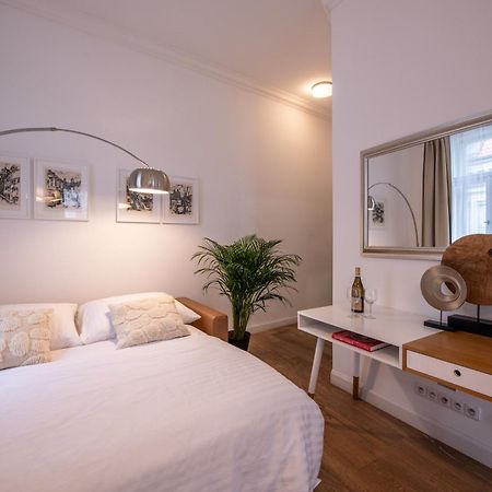 Modern Downtown Apt - Renovated, On Ideal Location Praha Exteriér fotografie
