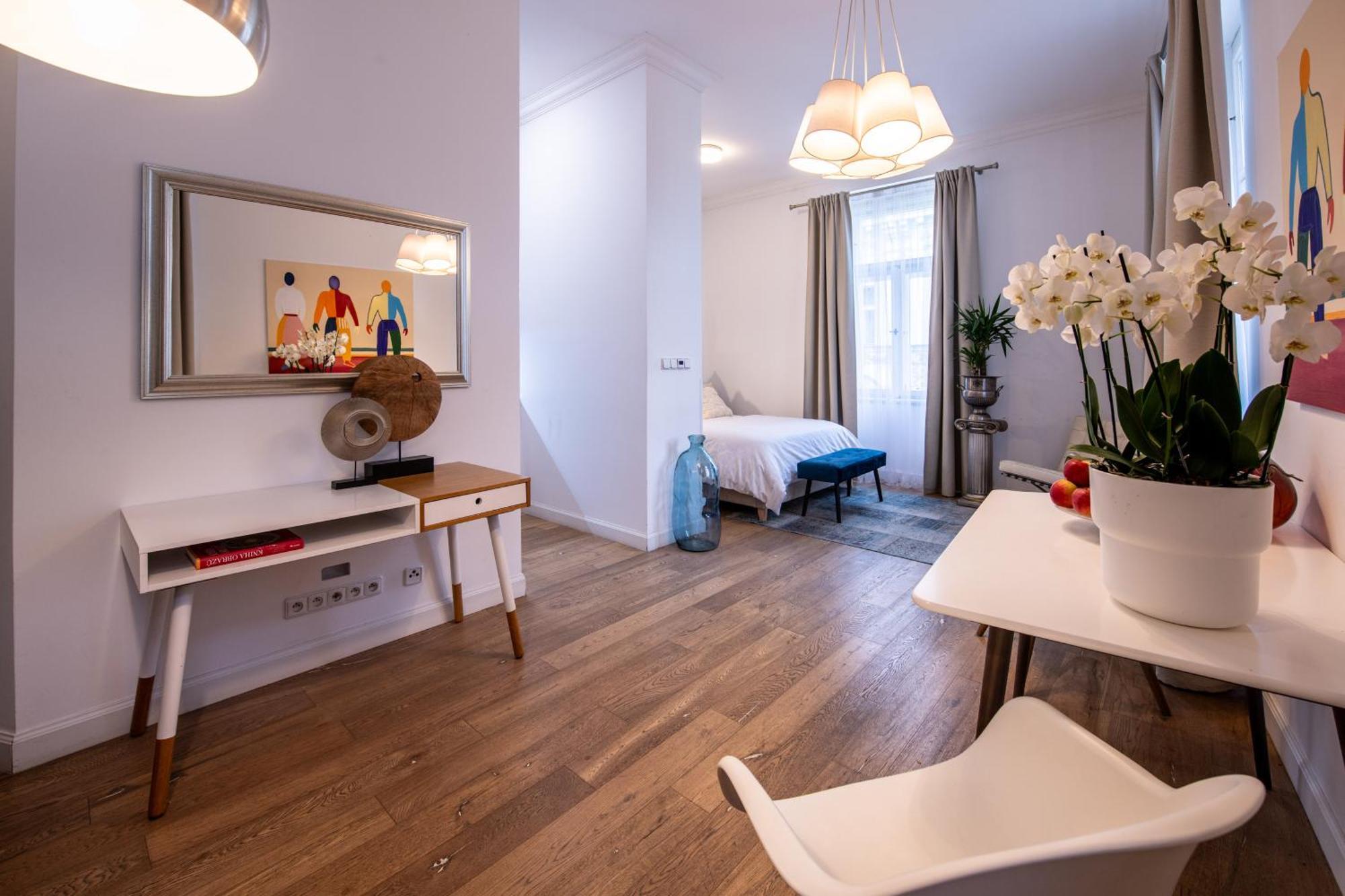 Modern Downtown Apt - Renovated, On Ideal Location Praha Exteriér fotografie